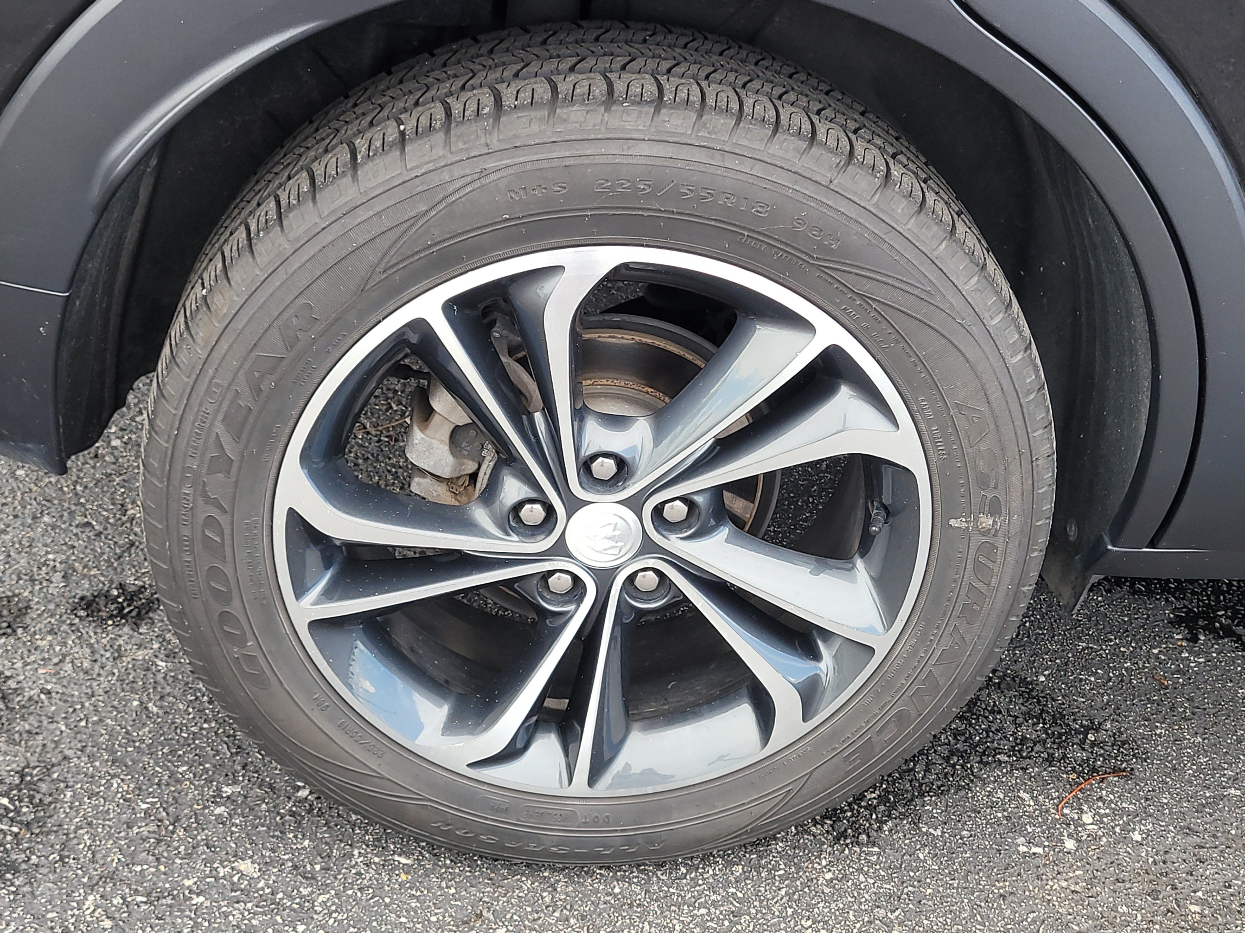 Used 2020 Ebony Twilight Metallic Buick Essence image 8