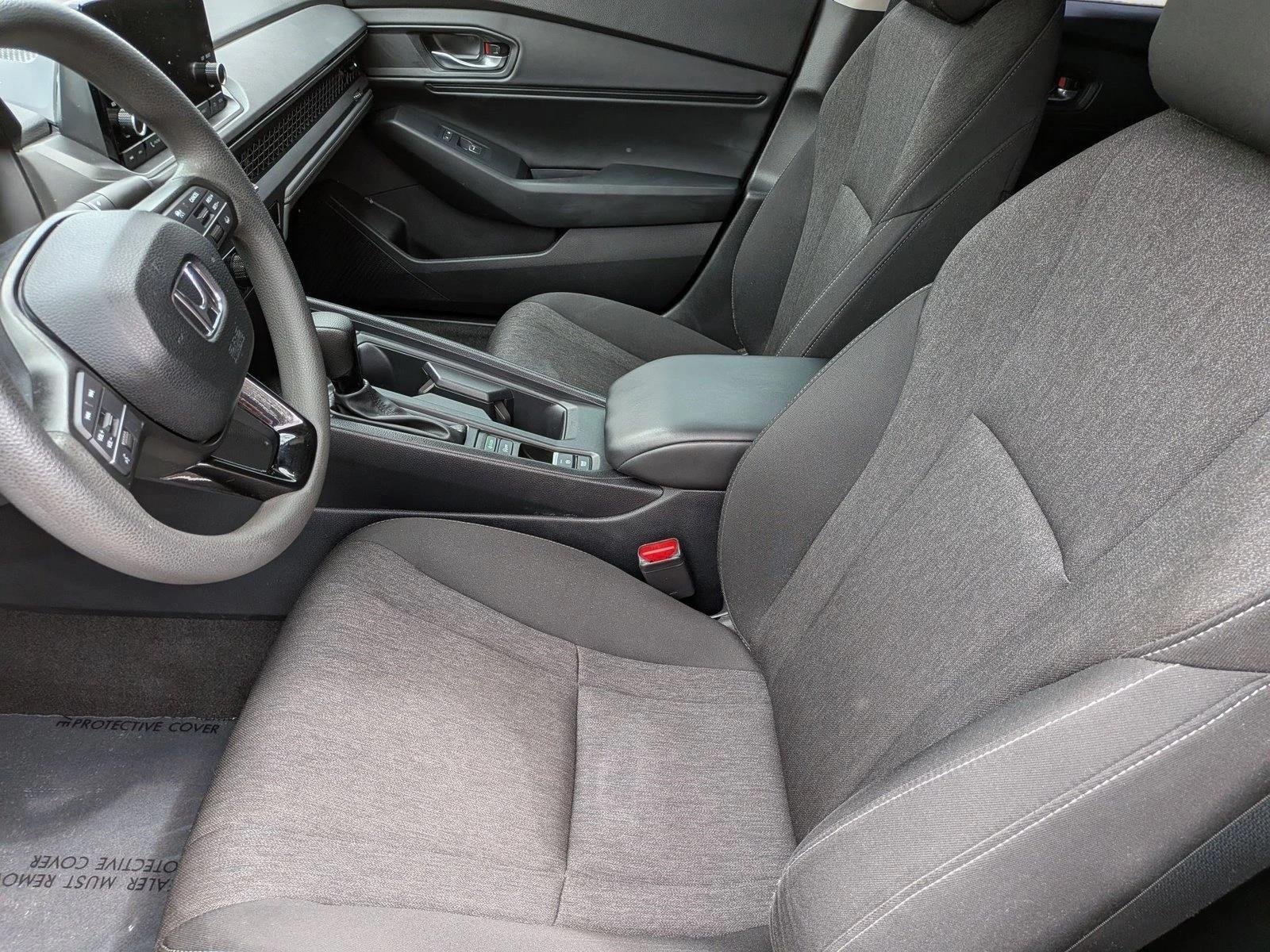 Used 2024 Platinum White Pearl Honda EX image 17