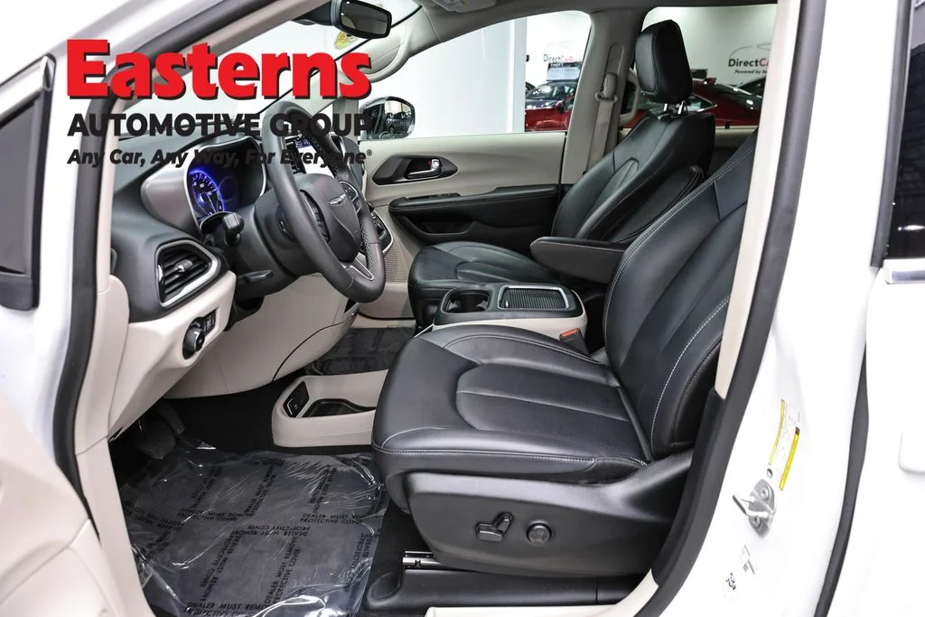 Used 2024 White Chrysler Touring L image 14