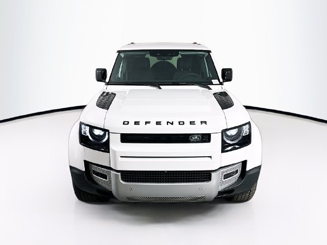 Used 2025 White Land Rover S image 2