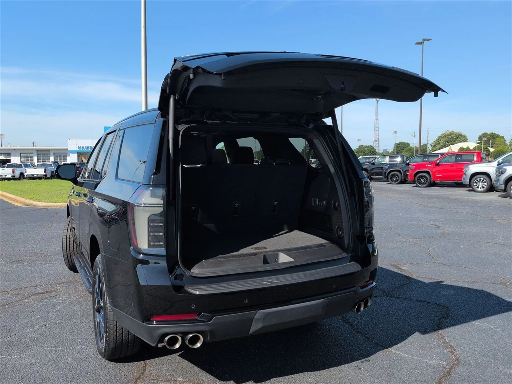 Used 2025 Black Chevrolet RST image 27