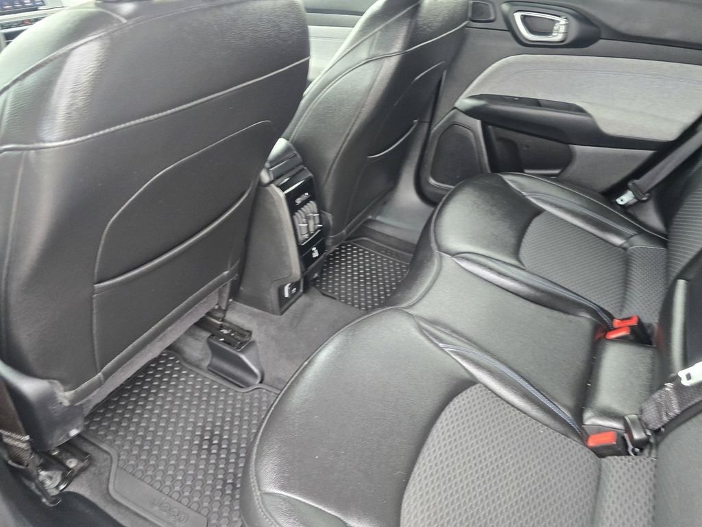 Used 2025 Black Jeep Latitude image 12