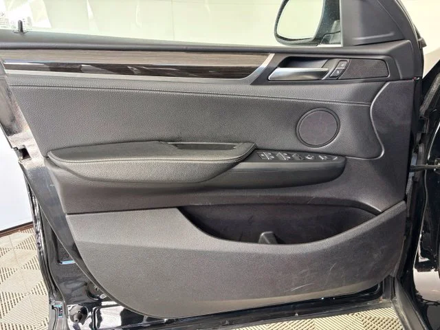 Used 2016 Jet Black BMW xDrive28i image 10