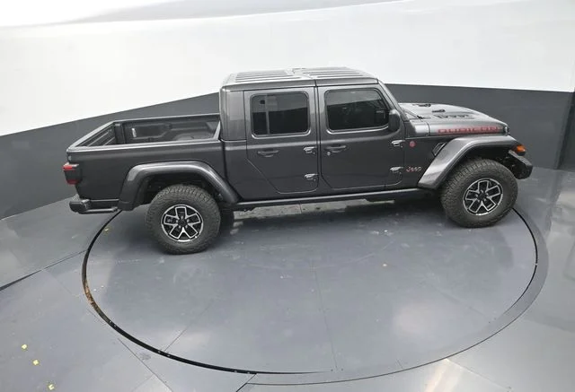 New 2026 Granite Crystal Metallic Clear-Coat Exterior Paint Jeep Rubicon X image 19