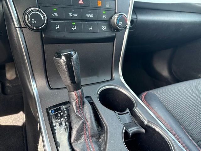 Used 2016 Gray Toyota SE image 15