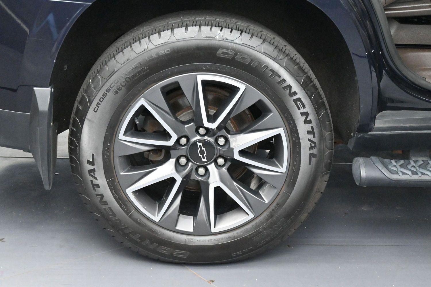 Used 2021 MIDNIGHT BLUE METALLIC Chevrolet Z71 image 40