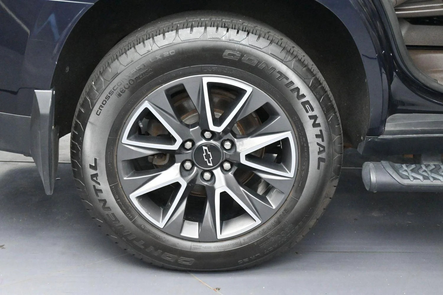 Used 2021 MIDNIGHT BLUE METALLIC Chevrolet Z71 image 40