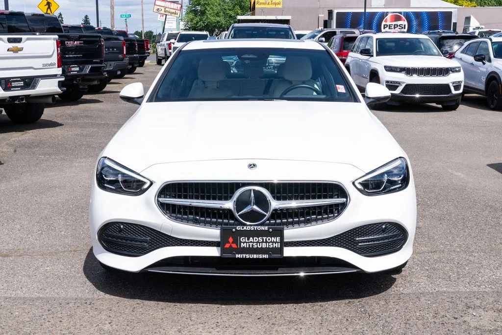 Used 2025  Mercedes-Benz C 300 image 2
