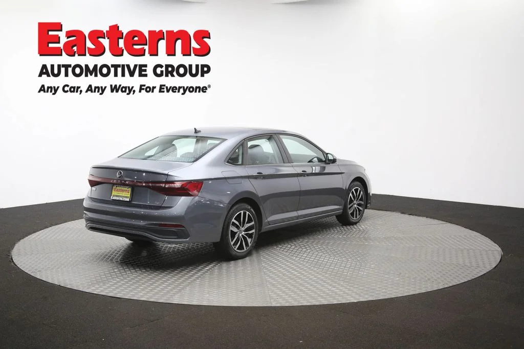 Used 2025 Gray Volkswagen 1.5T SE image 39