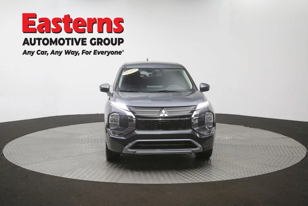 Used 2025 Gray Mitsubishi SE image 47