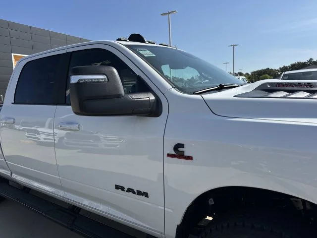 New 2027 Bright White Clear-Coat Exterior Paint RAM Laramie image 28