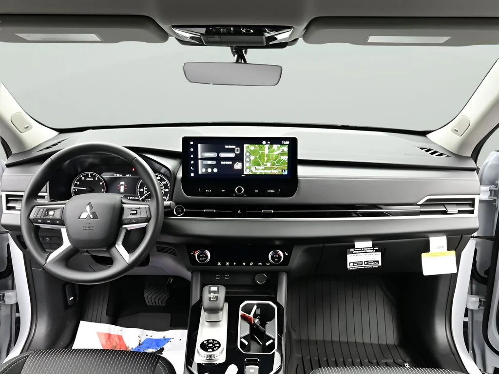 New 2026 White Diamond Mitsubishi ES image 10