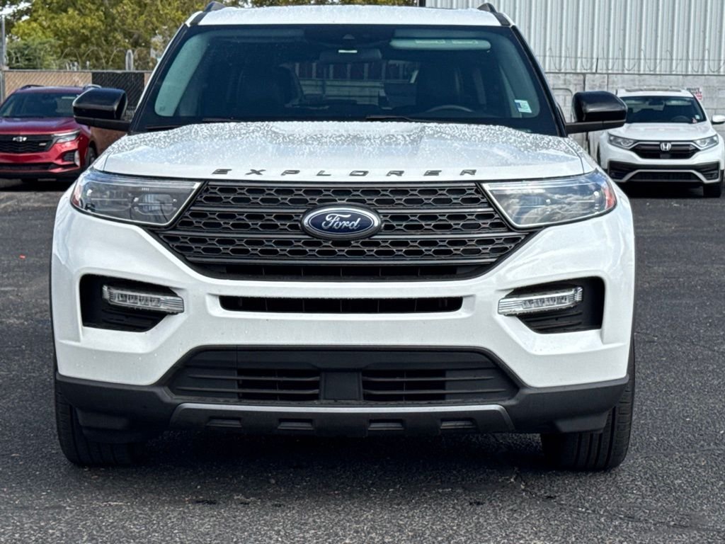Used 2022 White Ford XLT image 3