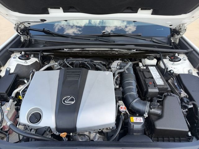 Used 2020 White Lexus 350 image 19