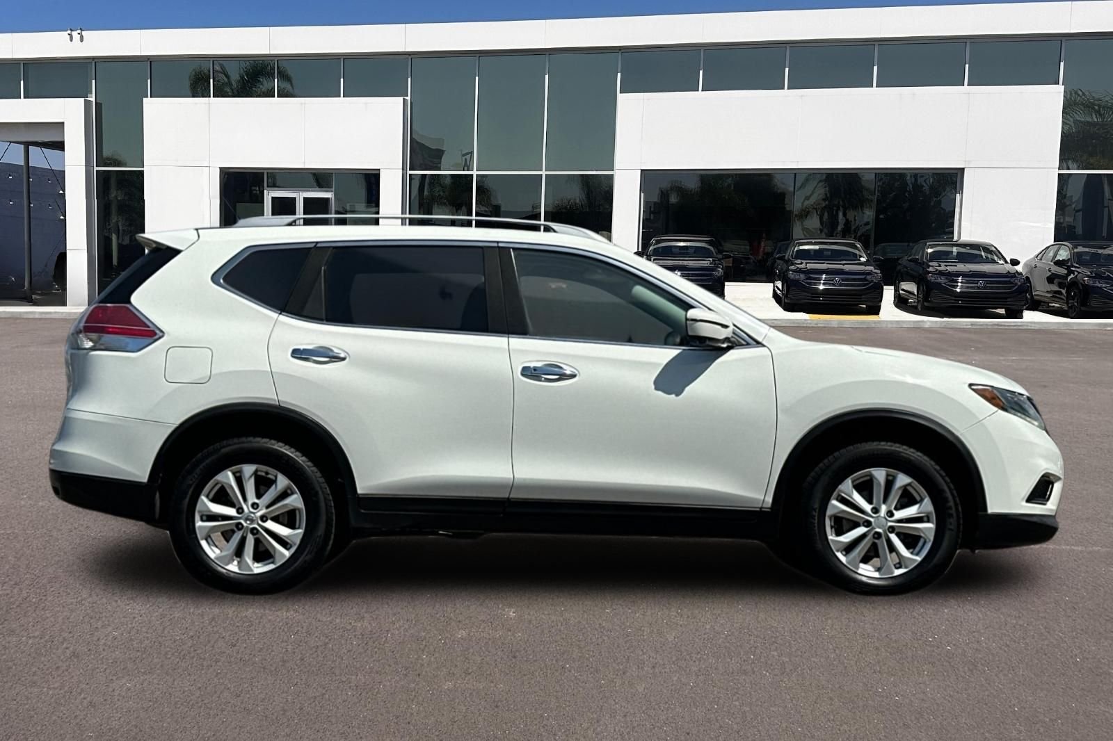 Used 2016 Glacier White Nissan SV image 2