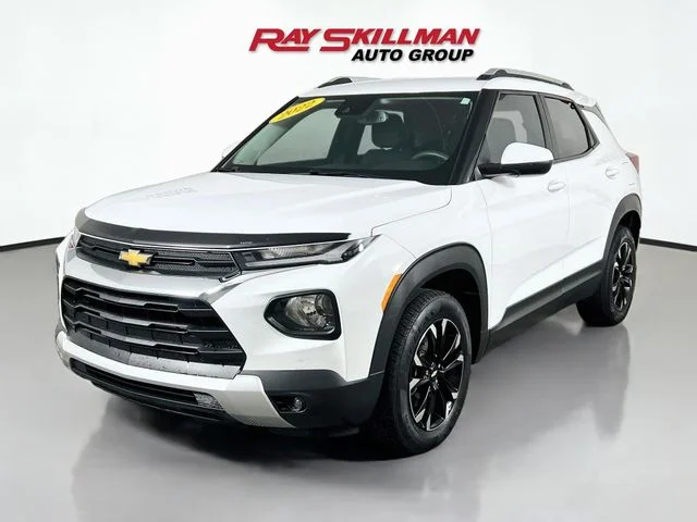 Used 2022 White Chevrolet LT image 3