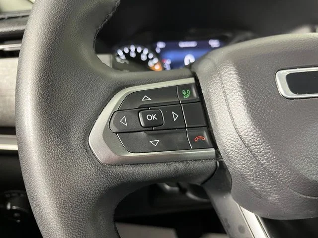 Used 2023 Gray Jeep Latitude Lux image 20