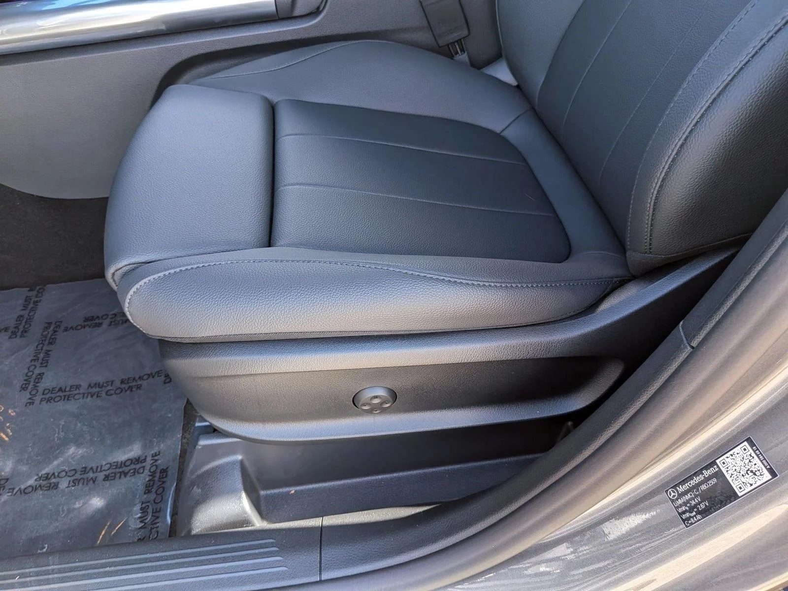 Used 2026 Mountain Grey Metallic Mercedes-Benz GLA 250 image 4