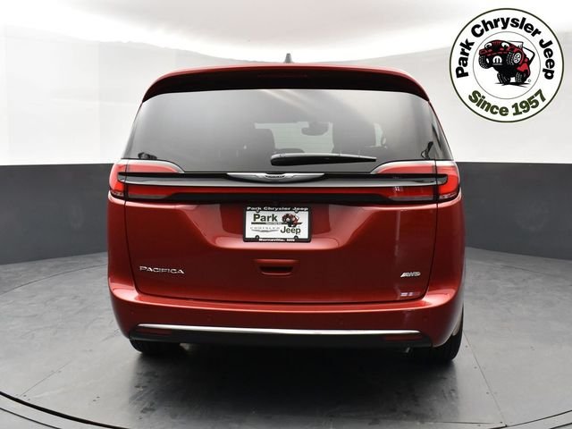 New 2026 Red Hot Pearl-Coat Exterior Paint Chrysler Select image 5
