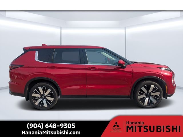 Used 2025 Red Mitsubishi SE image 2