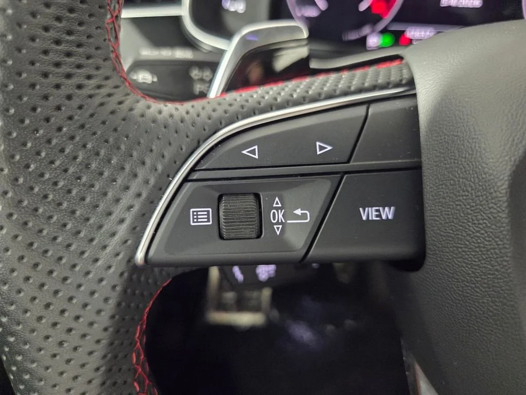 Used 2024 Daytona Gray Pearl Effect Audi 4.0T image 17