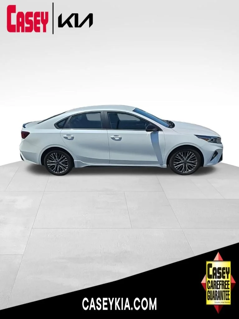 2023 Kia Forte GT-Line AT's photo