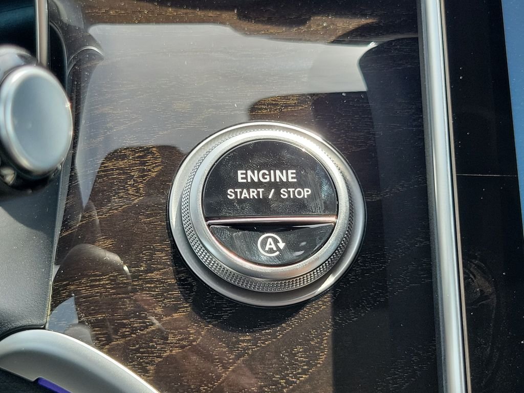 New 2027 Cirrus Silver Metallic Mercedes-Benz GLC 300 image 30