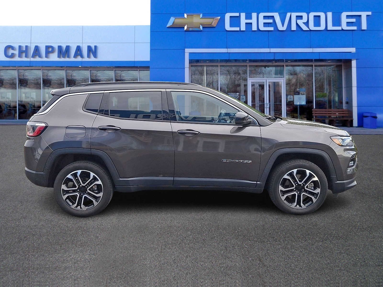 Used 2024 GRAY Jeep Limited image 7