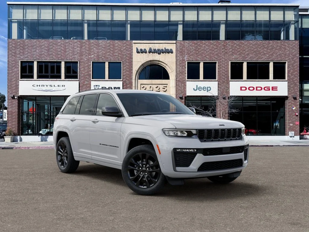 New 2026 Bright White Clear-Coat Exterior Paint Jeep Limited Reserve image 5