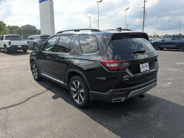 Used 2024 Crystal Black Pearl Honda Touring image 10