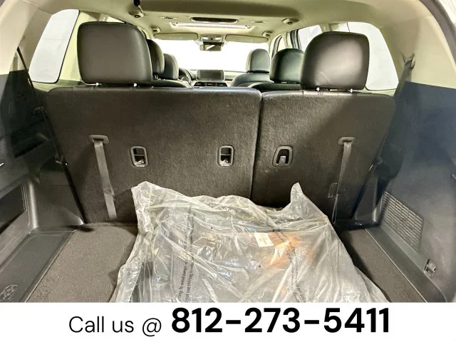 Used 2022 White Kia S image 27