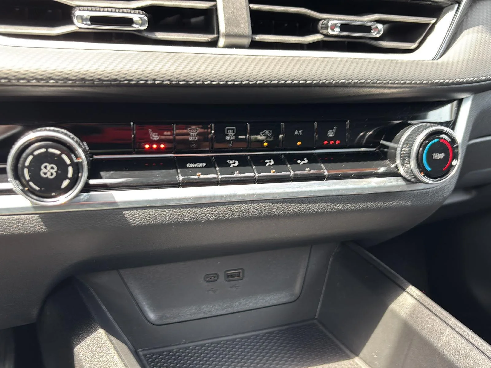 Used 2025 Sterling Gray Metallic Chevrolet LT image 32