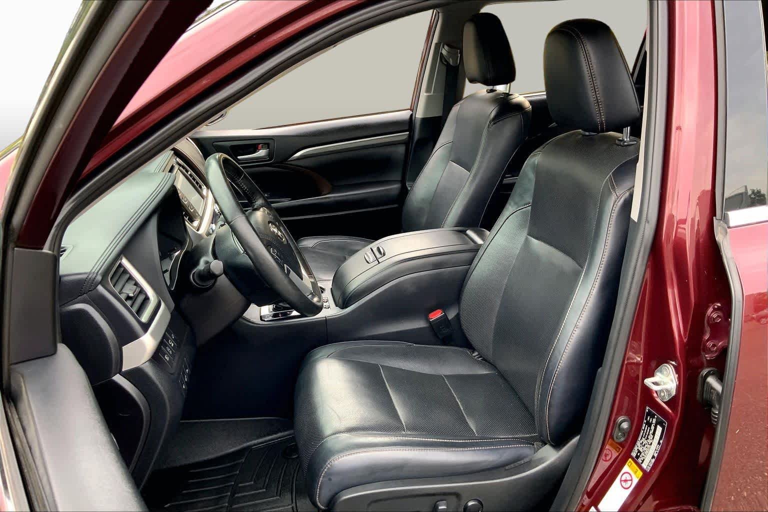 Used 2019 Ooh La La Rouge Mica Toyota Limited Platinum image 8
