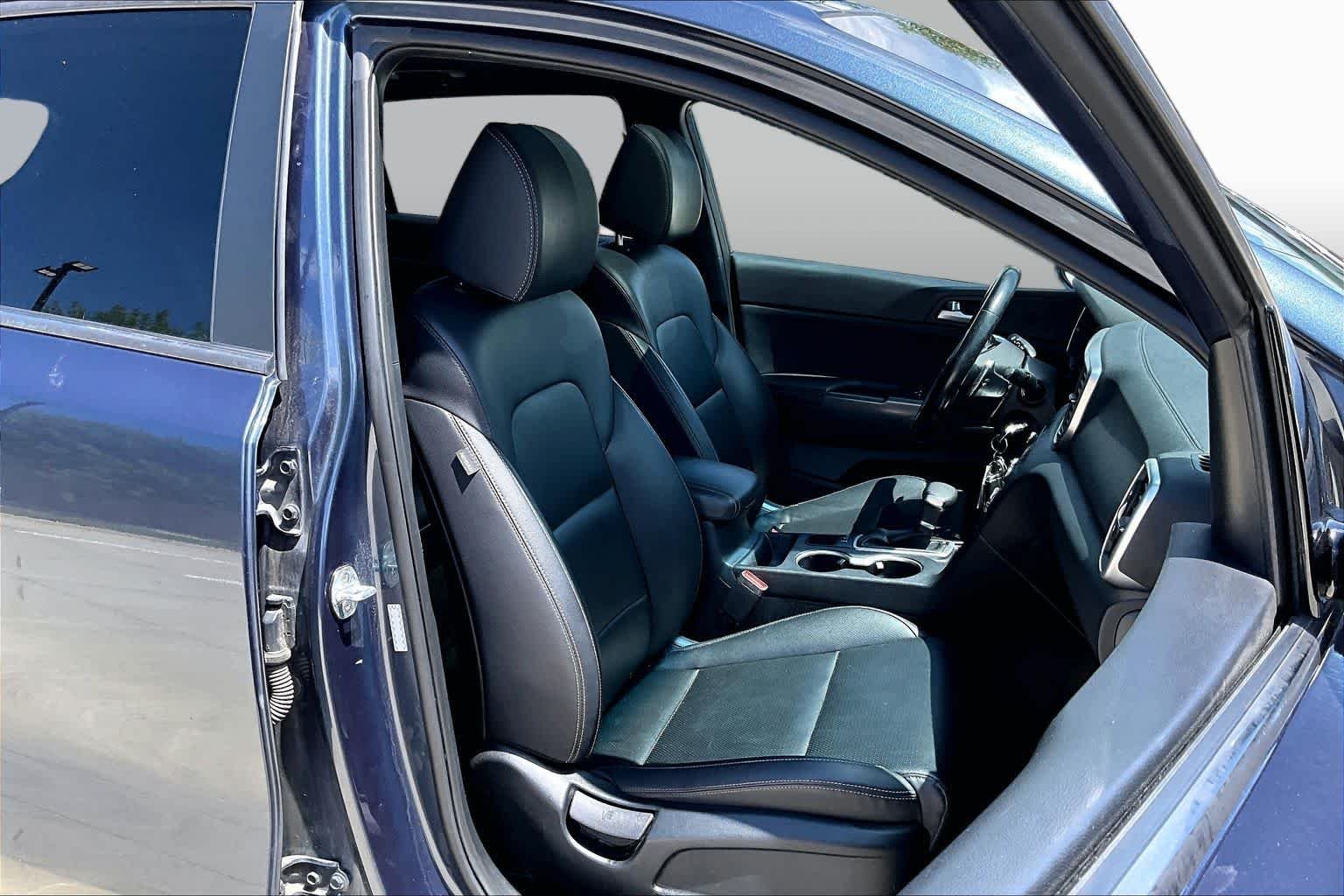 Certified Used 2022 Pacific Blue Kia Nightfall image 9