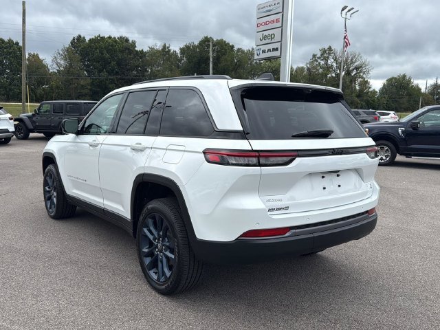 New 2026 Bright White Clear-Coat Exterior Paint Jeep  image 20