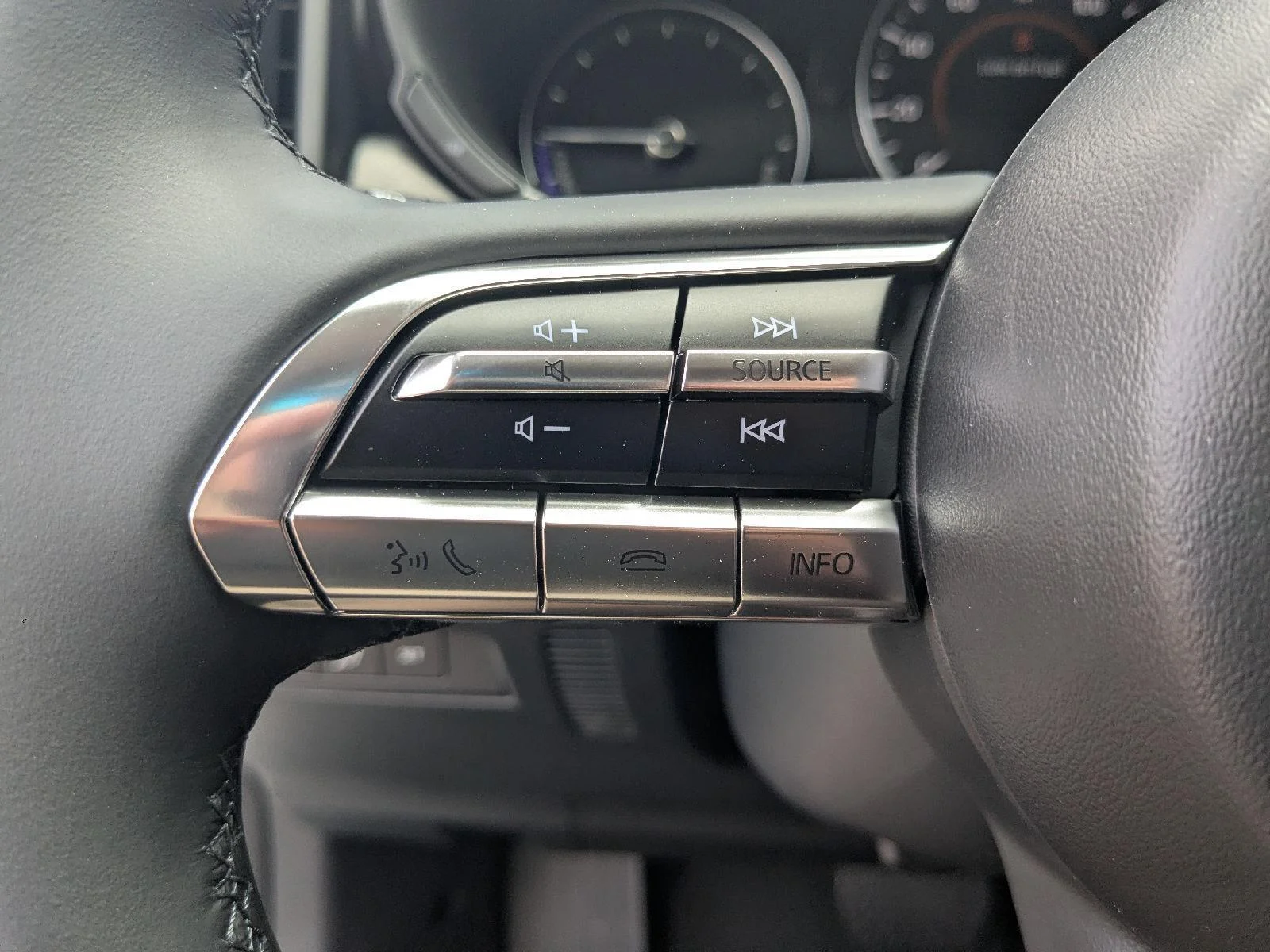New 2026 48K WIND CHILL PEARL Mazda Premium AWD image 22
