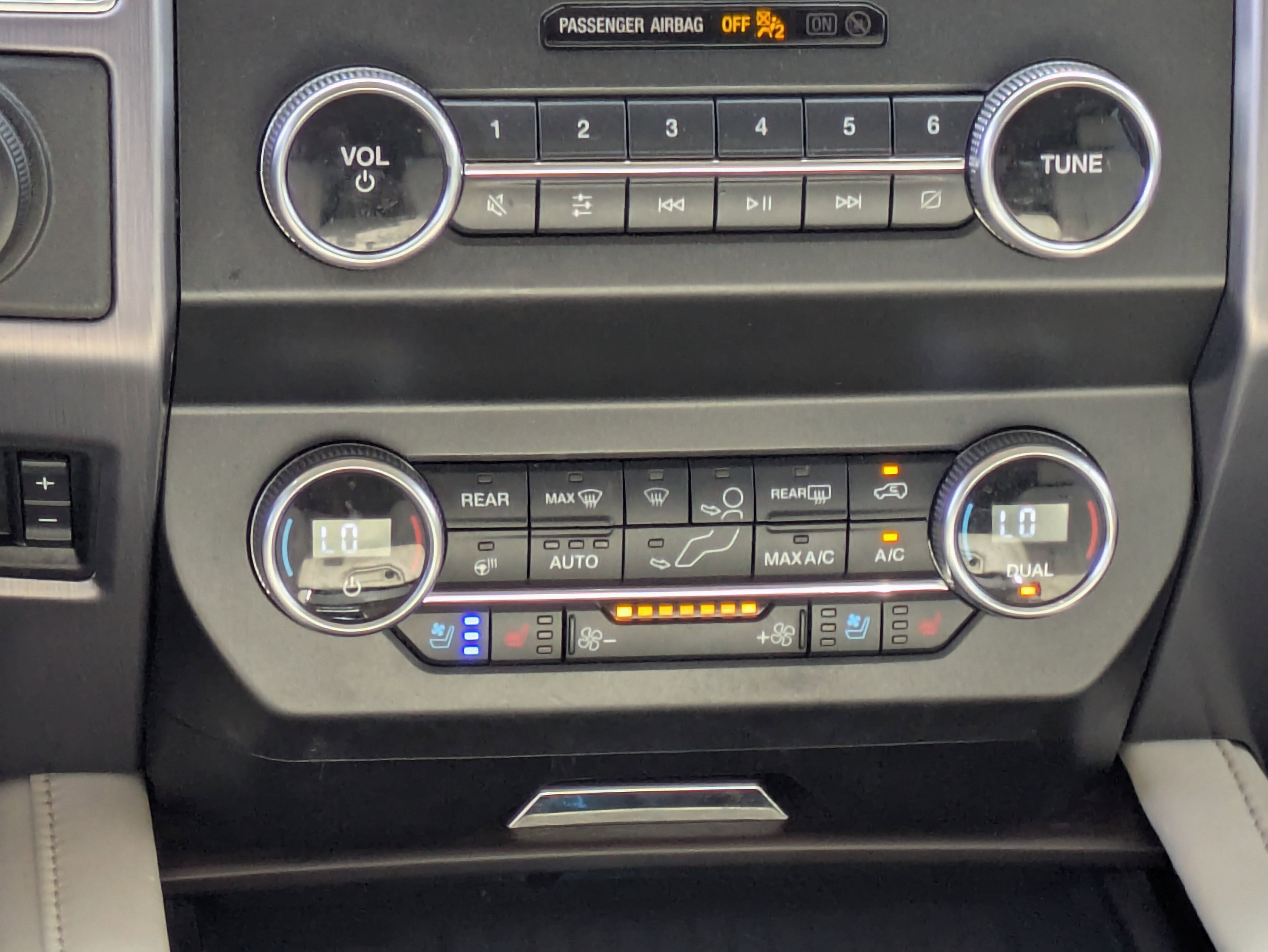 2020 Ford Expedition Platinum - Photo 28