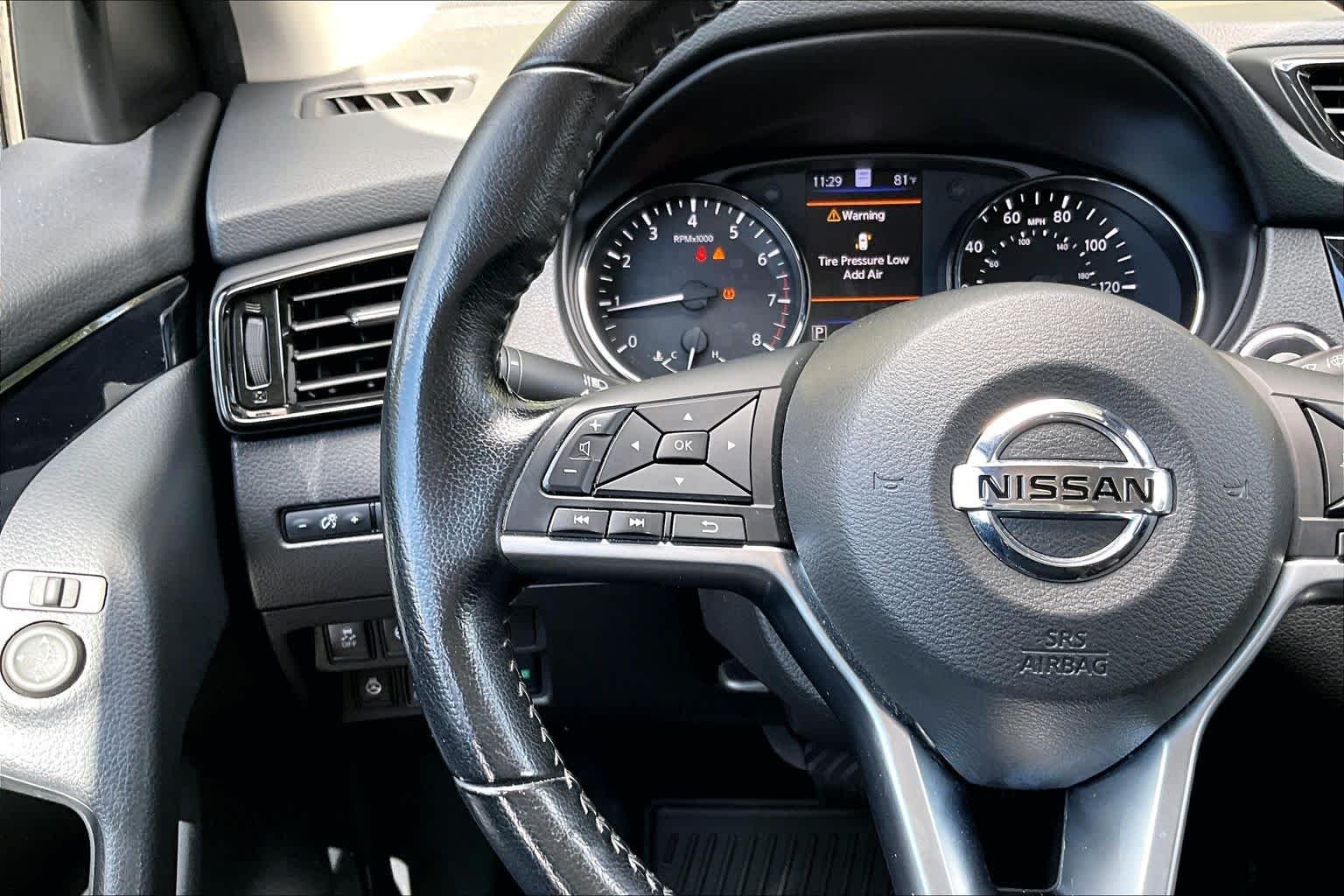 Used 2022 Brilliant Silver Metallic Nissan SL image 24