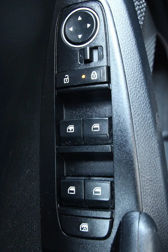 Used 2022 Neptune Blue Kia LX image 21