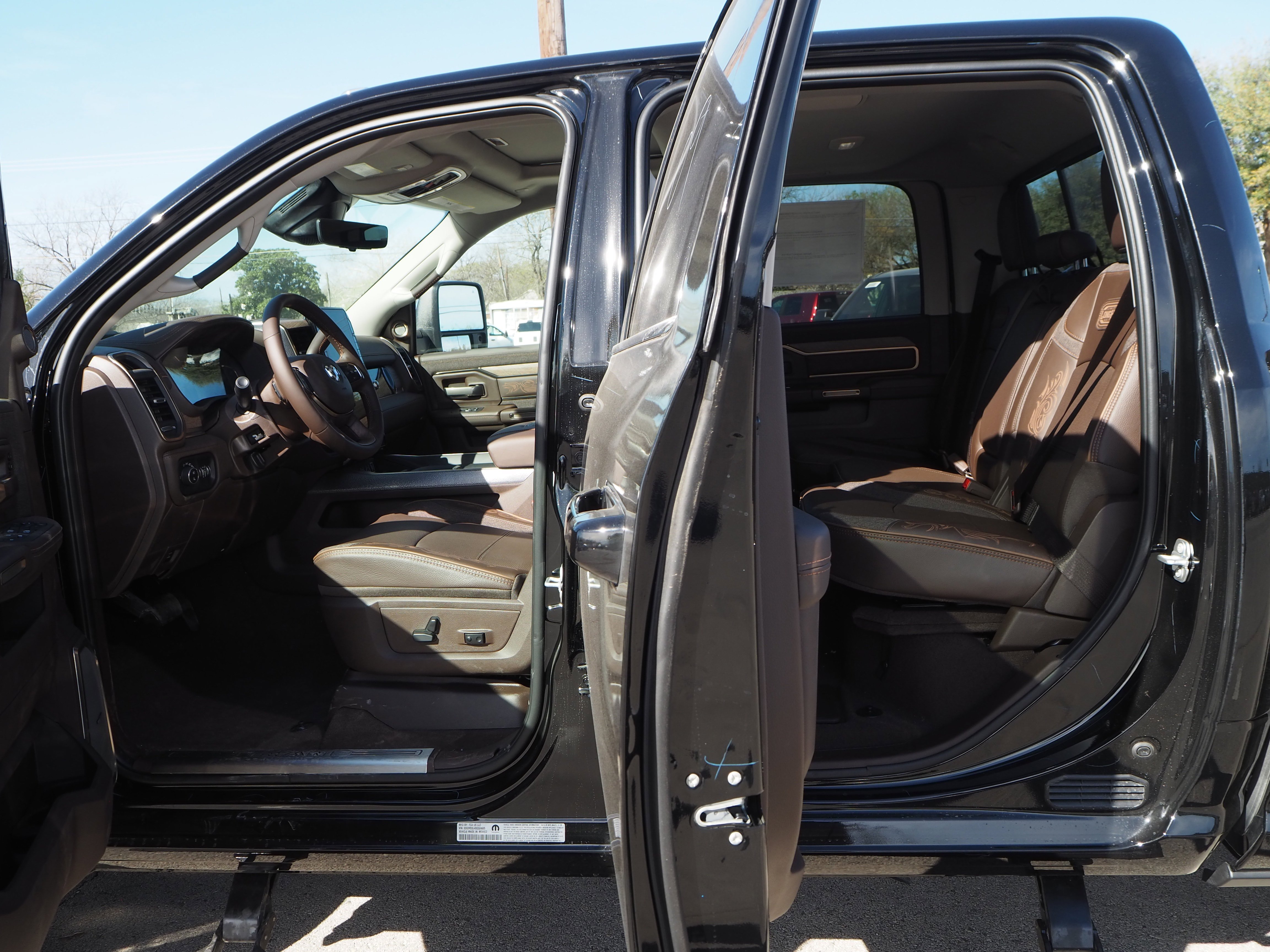 2025 RAM 2500 Limited - Photo 9