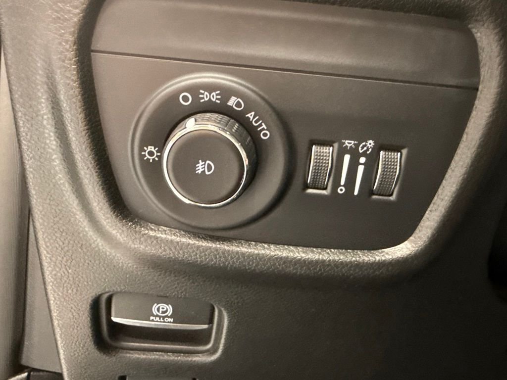 Used 2022 Gray Jeep Limited image 20