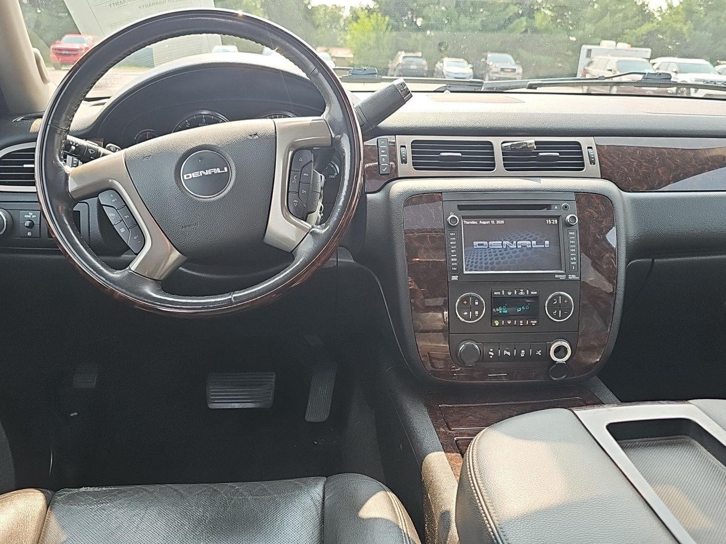 Used 2014 Onyx Black GMC Denali image 8