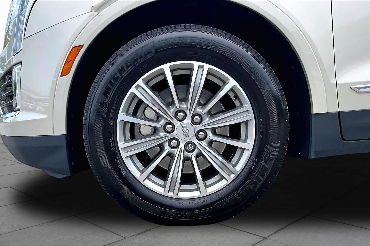 Used 2017 Silver Coast Metallic Cadillac Luxury FWD image 11