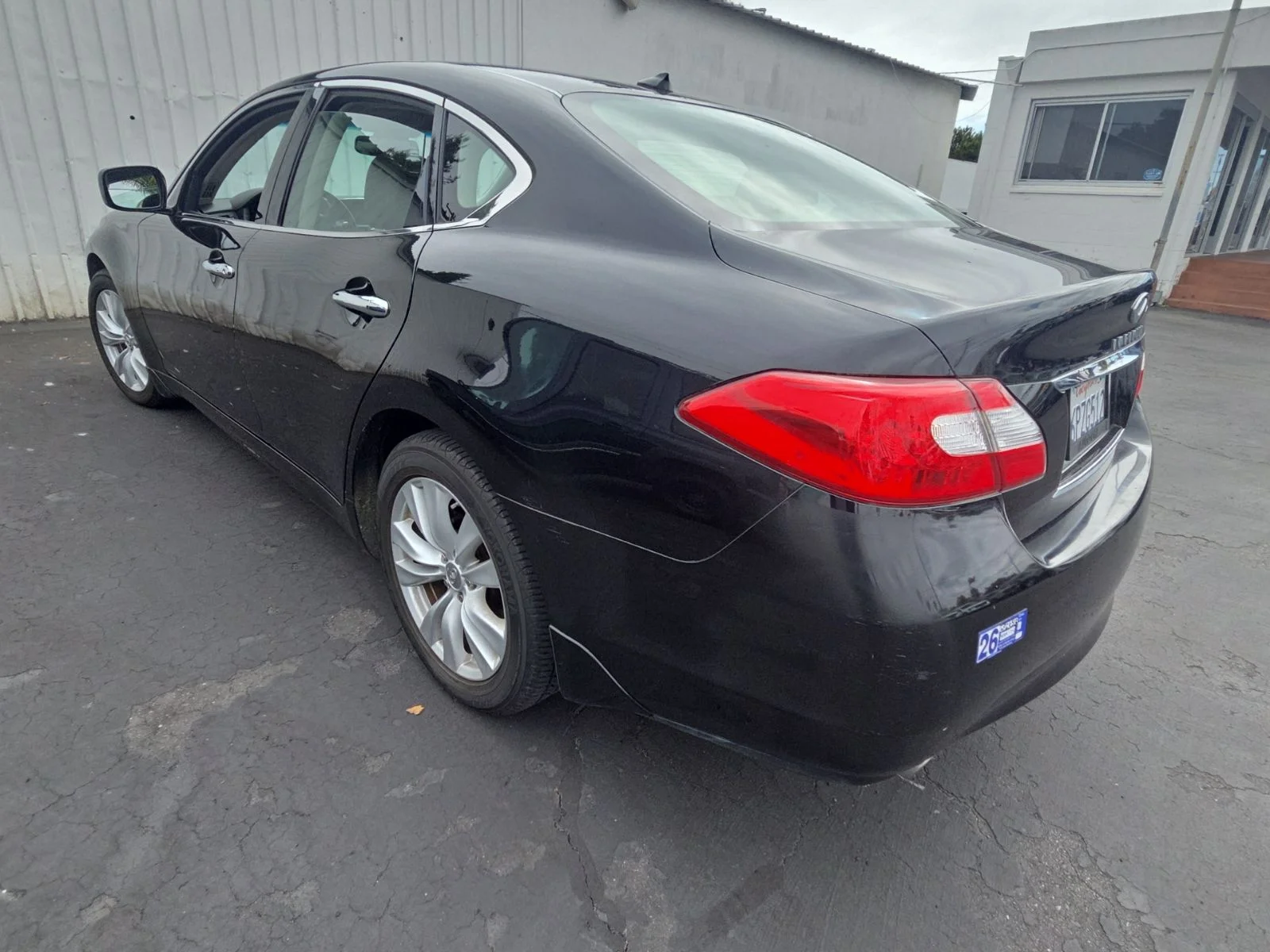 Used 2011 Black Obsidian INFINITI Base image 20