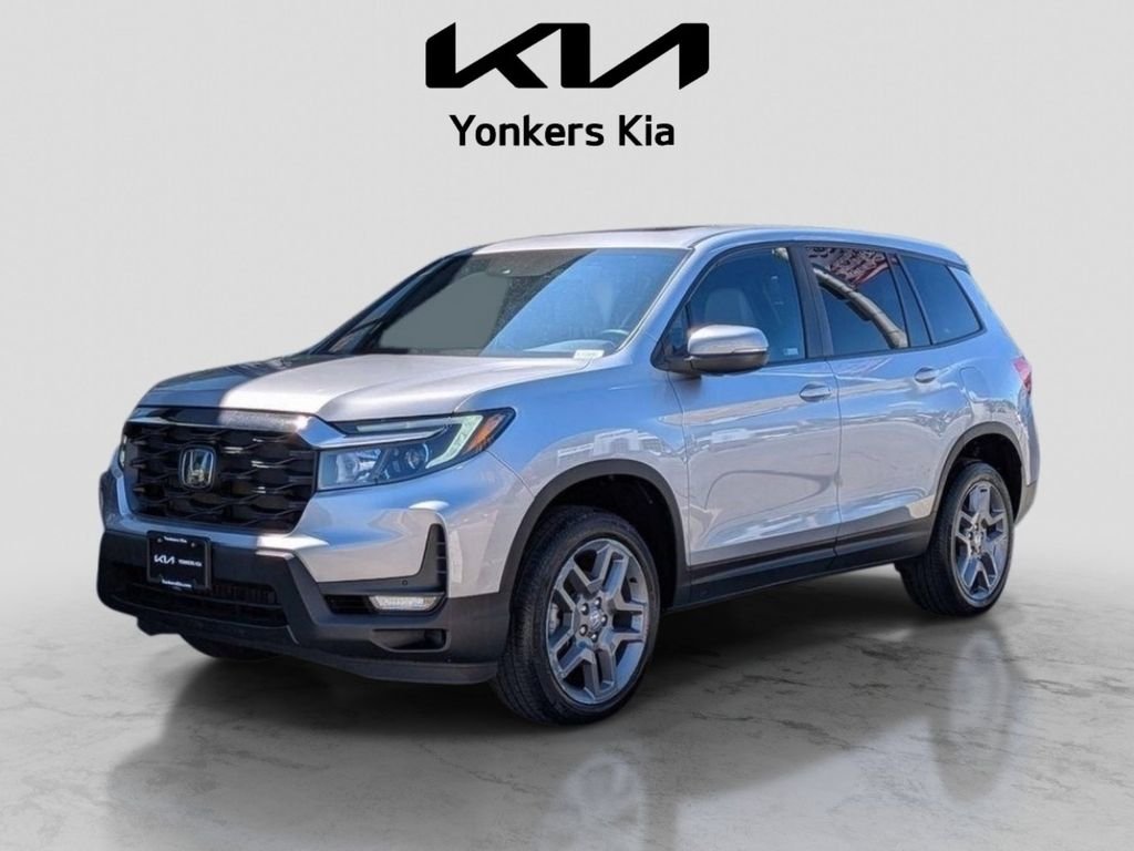 Used 2023  Honda EX-L image 2