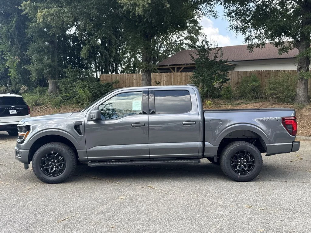New 2026 Gray Ford XLT image 4