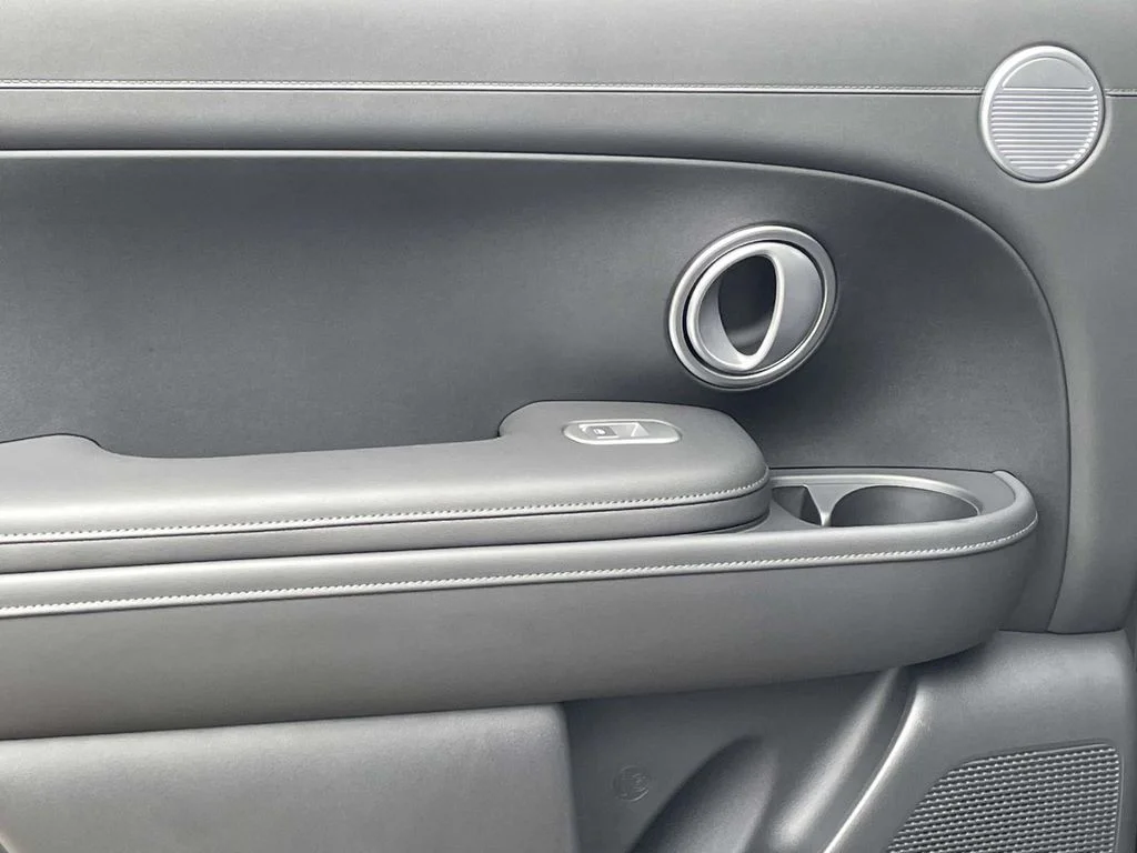 New 2026 Silver Hyundai SEL Premium image 10