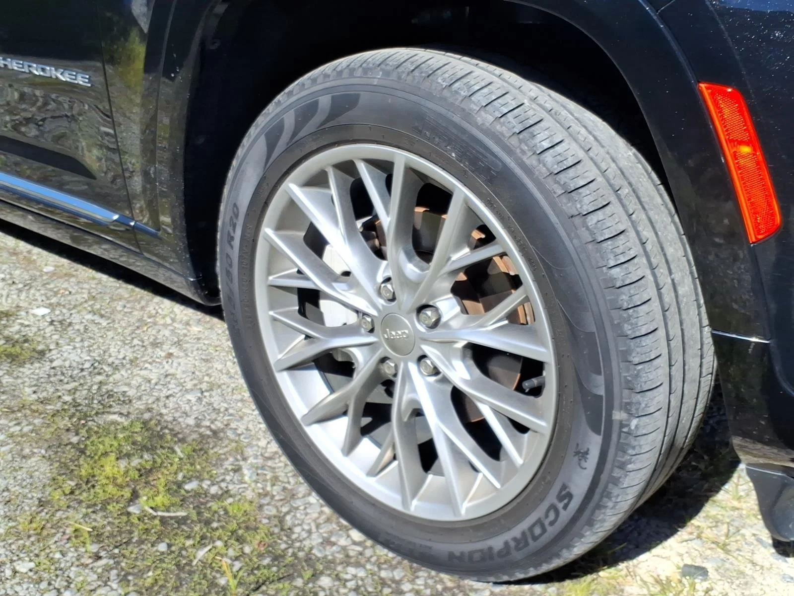 Used 2023  JEEP Summit Reserve image 8