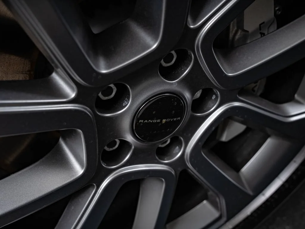 New 2026 Santorini Black Land Rover SE image 8