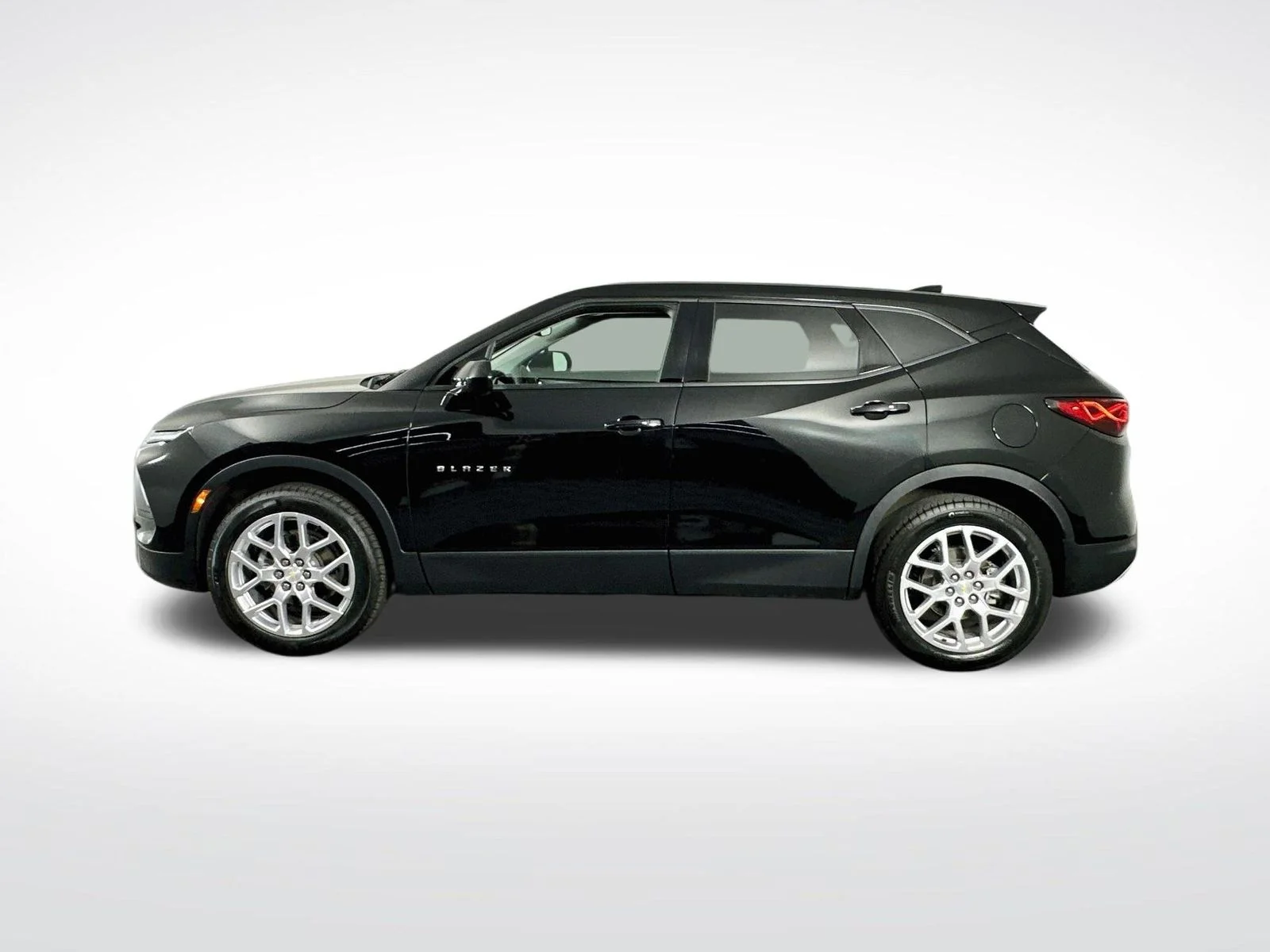 Used 2023 Black Chevrolet LT image 5